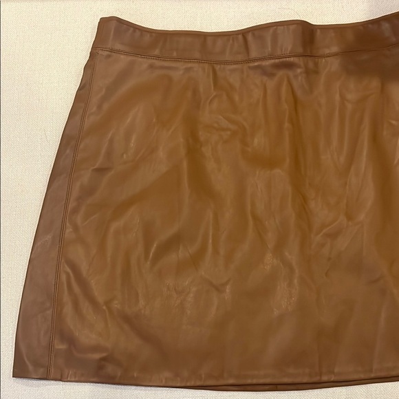 Sanctuary Brown Mini A-Line Faux Leather Skirt size 8 - Picture 3 of 7